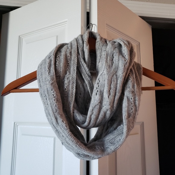 Scarf - Picture 1 of 2